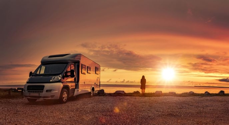 Wohnmobil Campen Foto iStock by-studio